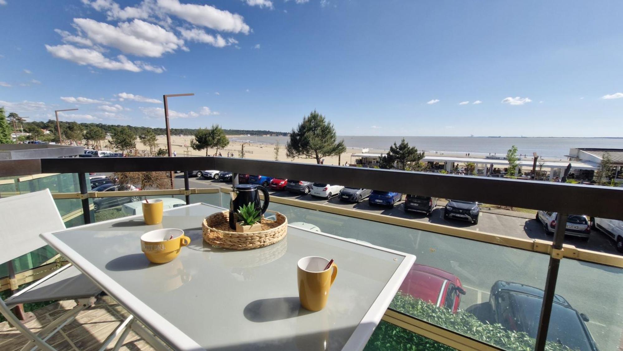 Saint Georges De Didonne - Pleine Vue Mer Pour Ce Studio Cabine Face A La Plage 外观 照片