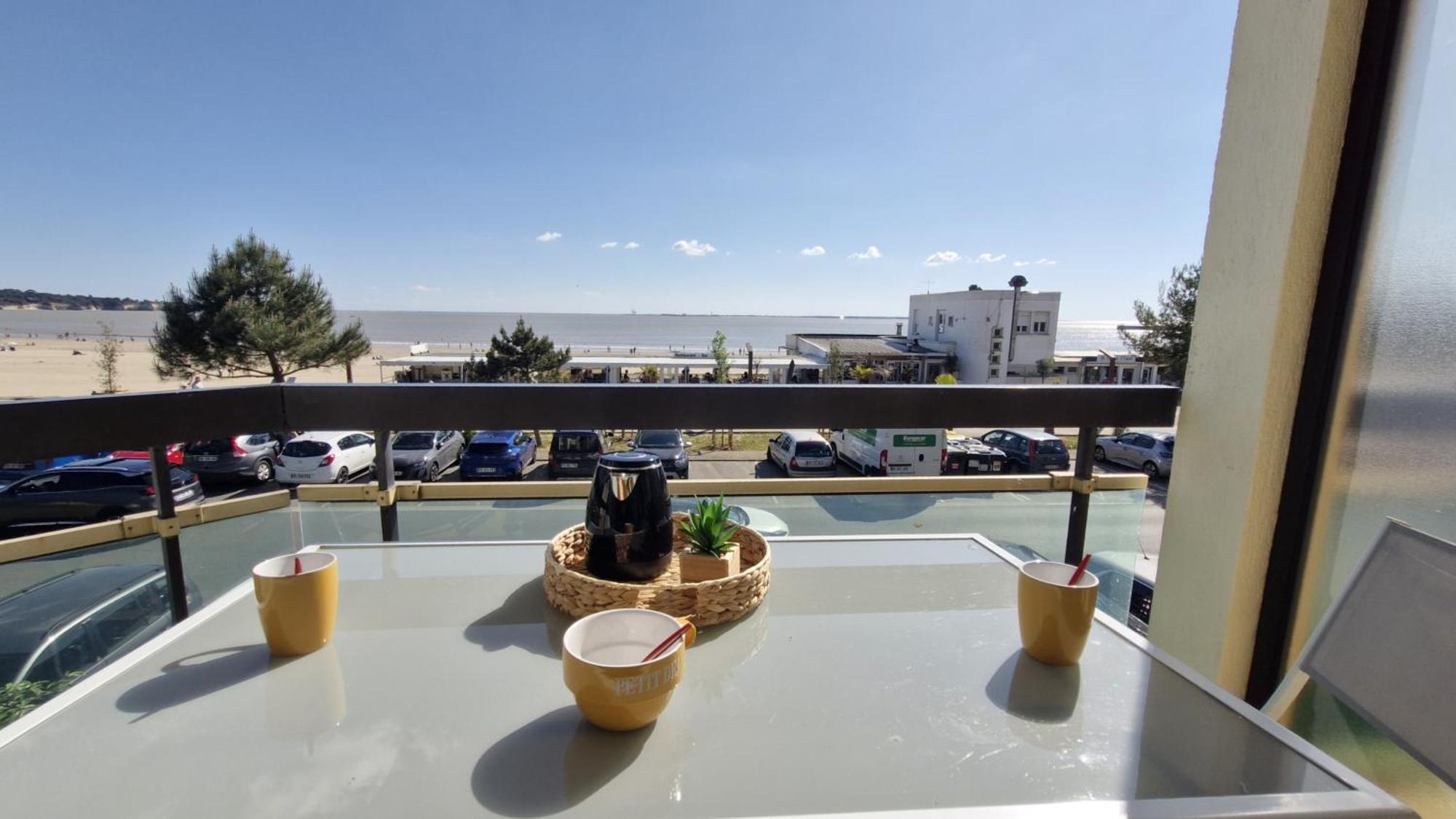Saint Georges De Didonne - Pleine Vue Mer Pour Ce Studio Cabine Face A La Plage 外观 照片