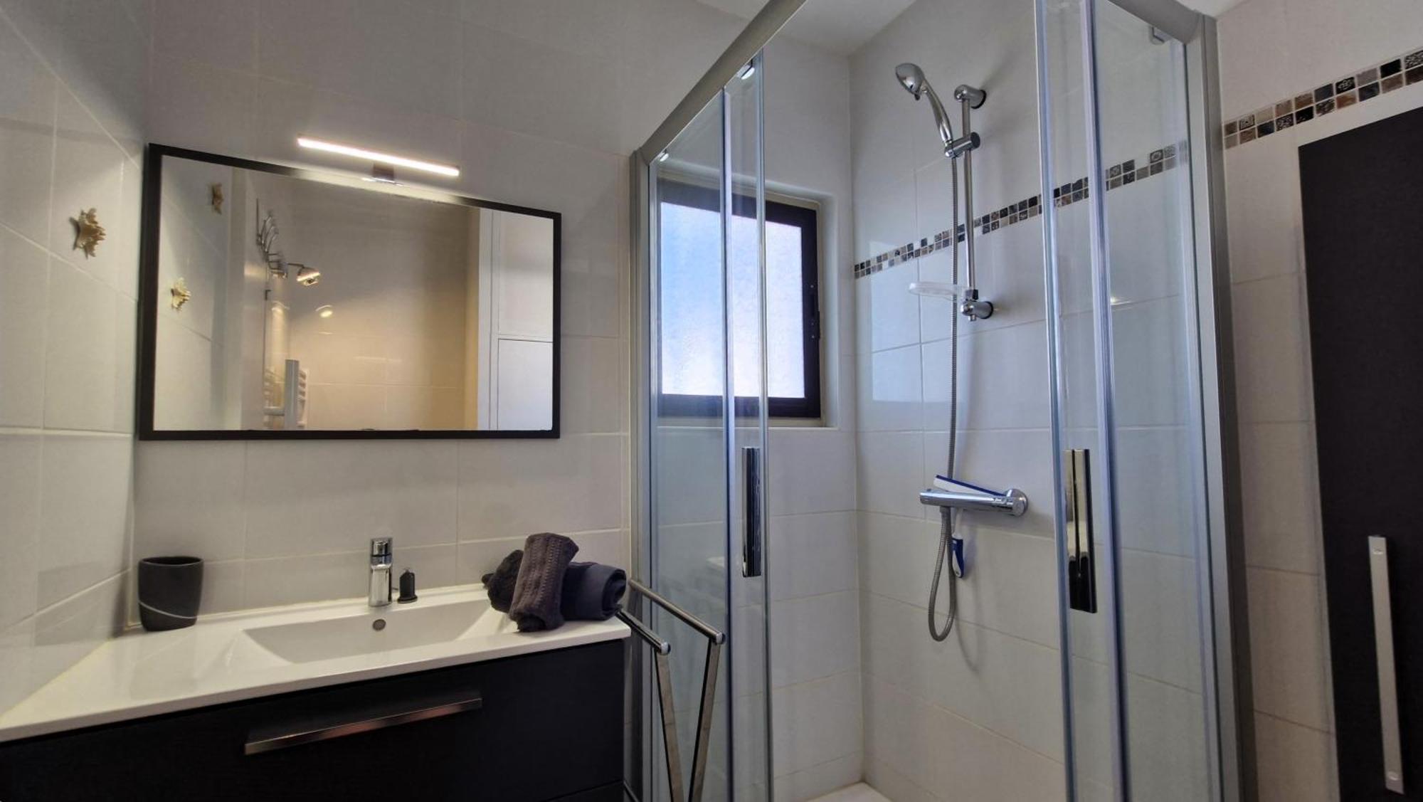Saint Georges De Didonne - Pleine Vue Mer Pour Ce Studio Cabine Face A La Plage 外观 照片