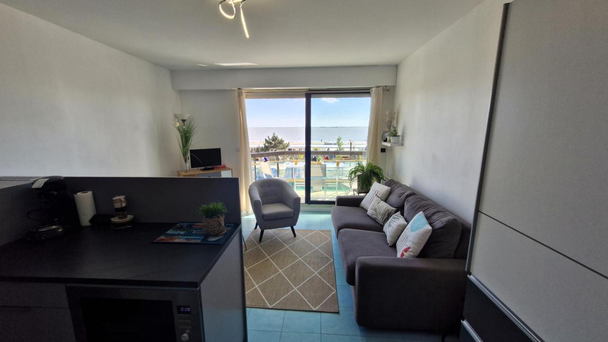 Saint Georges De Didonne - Pleine Vue Mer Pour Ce Studio Cabine Face A La Plage 外观 照片